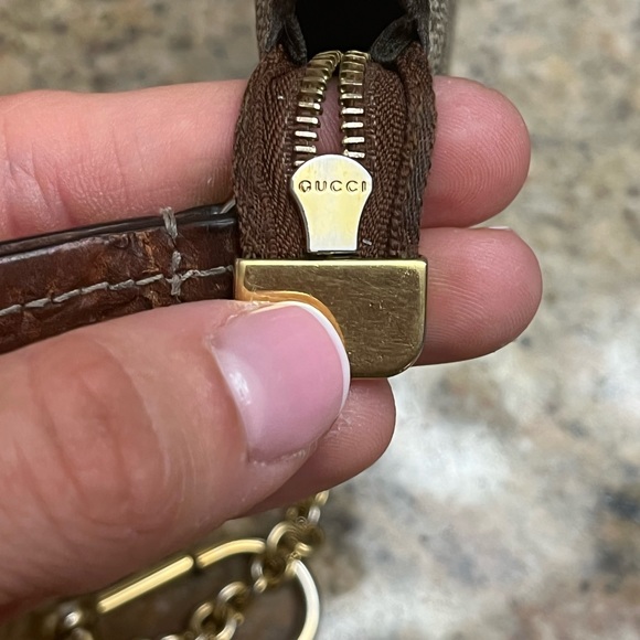 Gucci GG Supreme Key Pouch - Picture 10 of 10